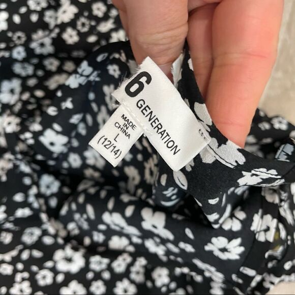 936 Generation Black Ditsy Floral Playsuit - Picture 4 of 7